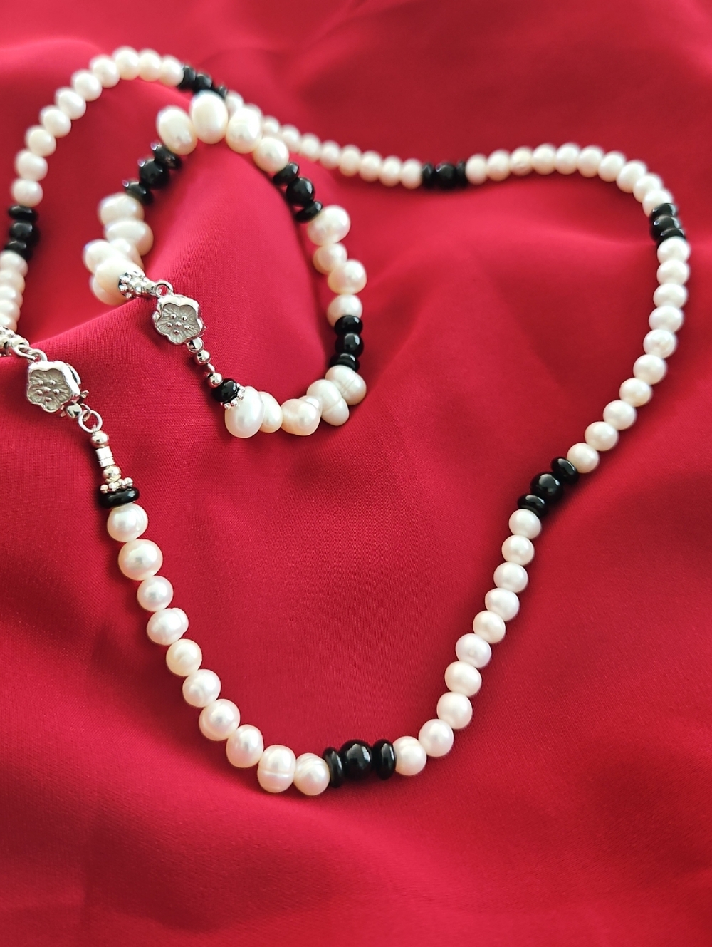 Freshwater Pearl and Onyx Necklace and Bracelet Set
